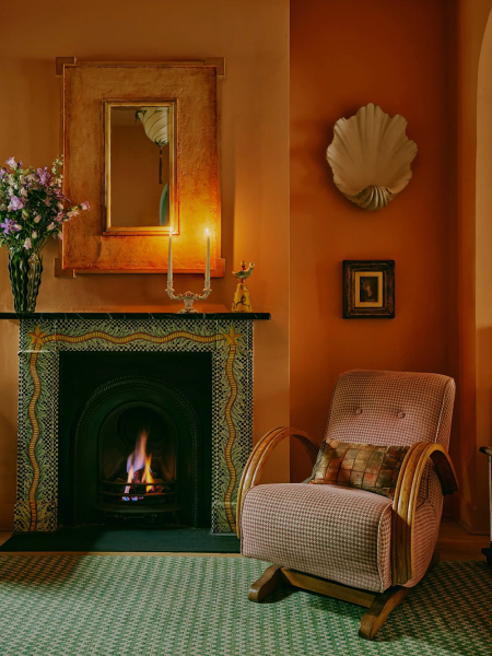 Смелые краски и интересный декор в доме мексиканского дизайнера в Лондоне